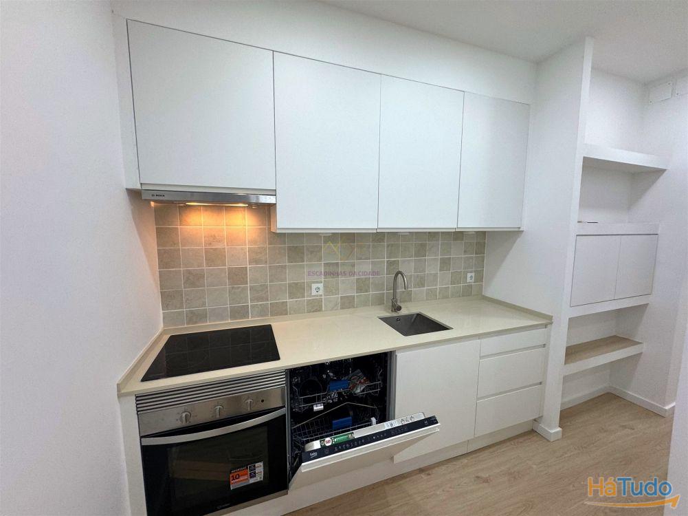 T2 Remodelado na Gra�a, a 10 Minutos do Metro de Santa Apol�nia