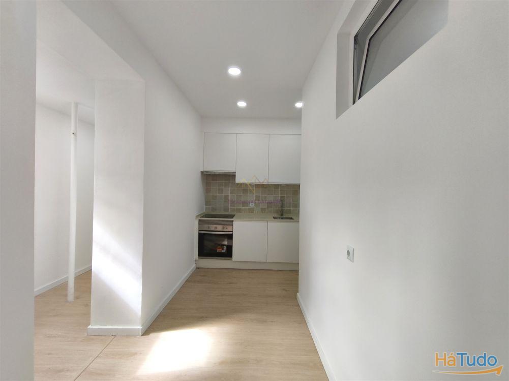 T2 Remodelado na Gra�a, a 10 Minutos do Metro de Santa Apol�nia