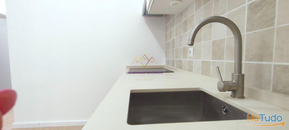 T2 Remodelado na Gra�a, a 10 Minutos do Metro de Santa Apol�nia