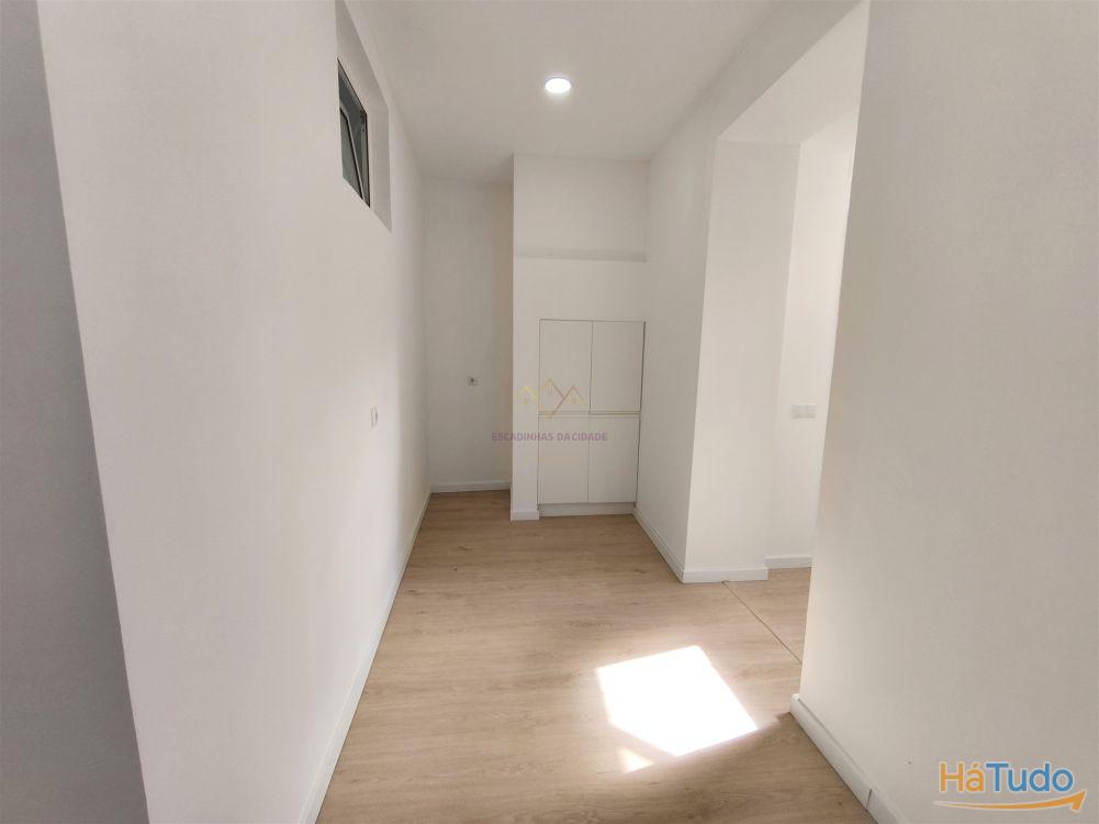 T2 Remodelado na Gra�a, a 10 Minutos do Metro de Santa Apol�nia