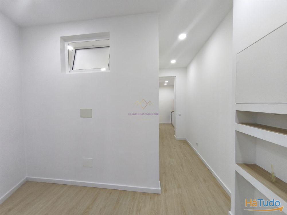 T2 Remodelado na Gra�a, a 10 Minutos do Metro de Santa Apol�nia