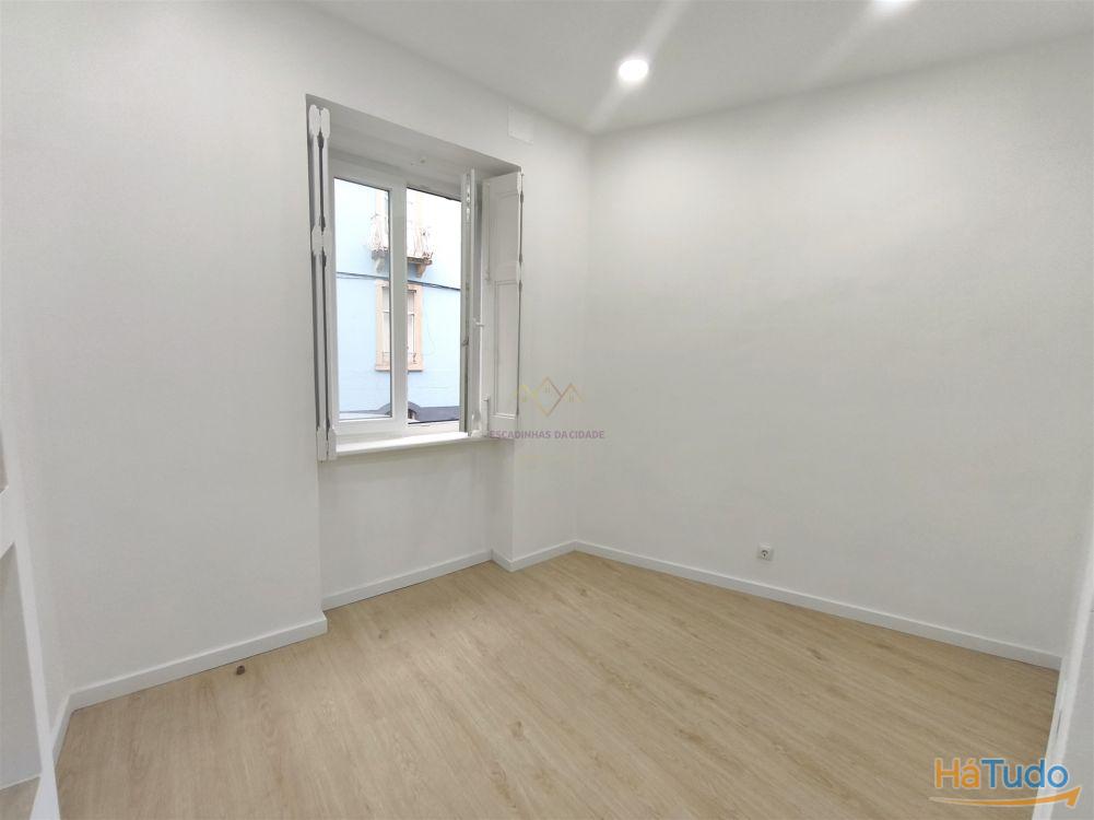 T2 Remodelado na Gra�a, a 10 Minutos do Metro de Santa Apol�nia