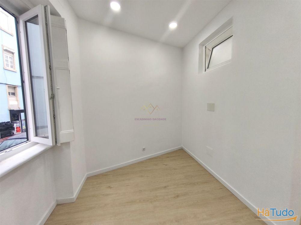 T2 Remodelado na Gra�a, a 10 Minutos do Metro de Santa Apol�nia