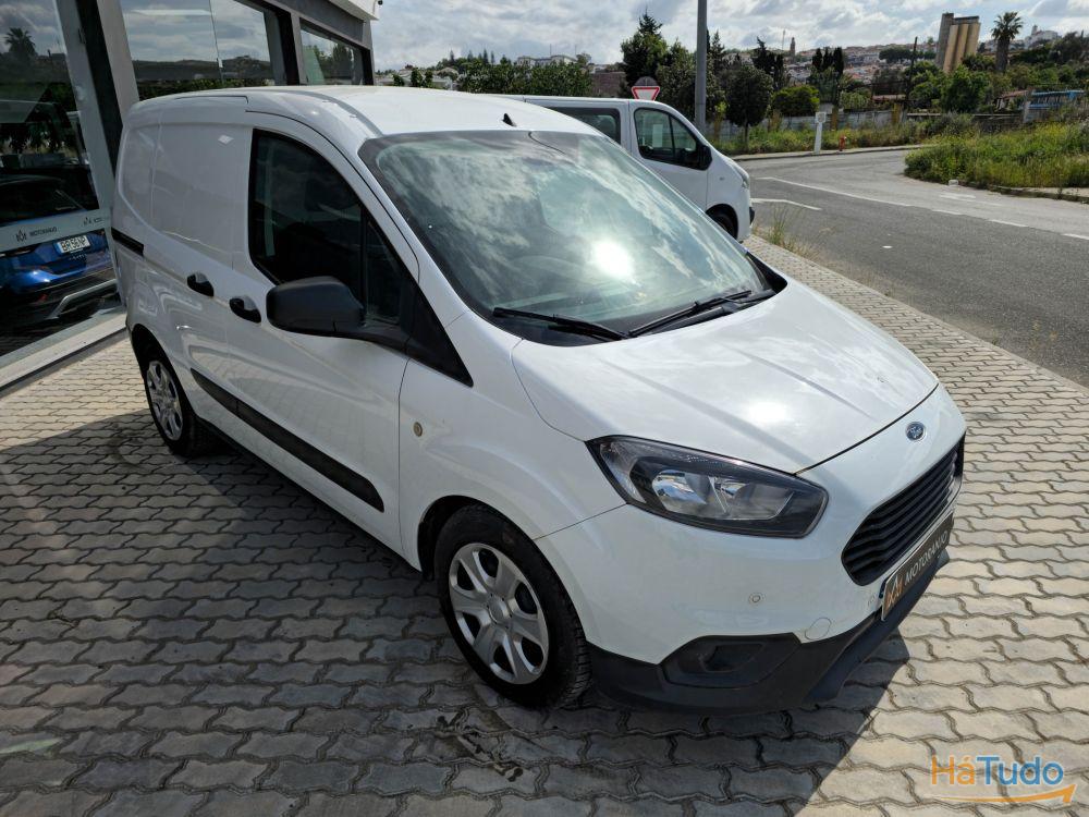 Ford Transit Courier Base