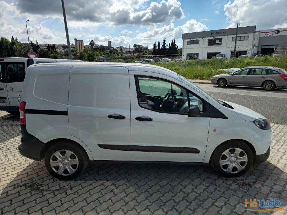 Ford Transit Courier Base