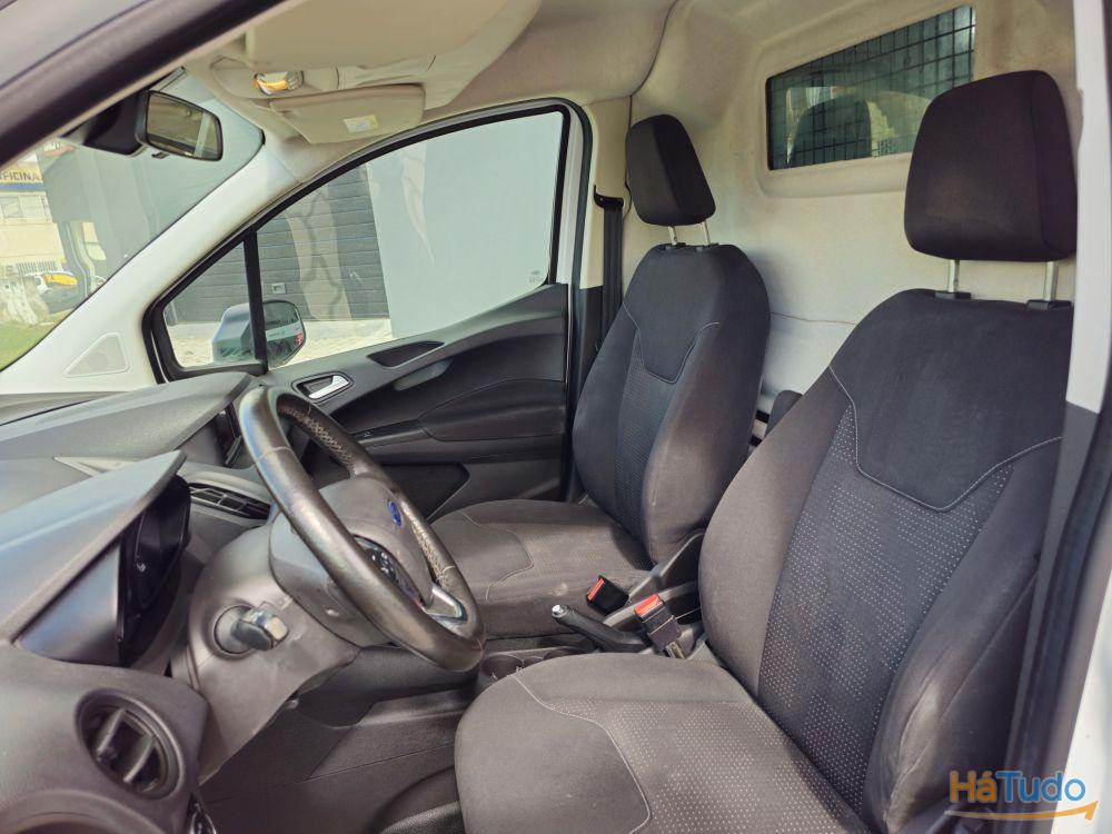 Ford Transit Courier Base