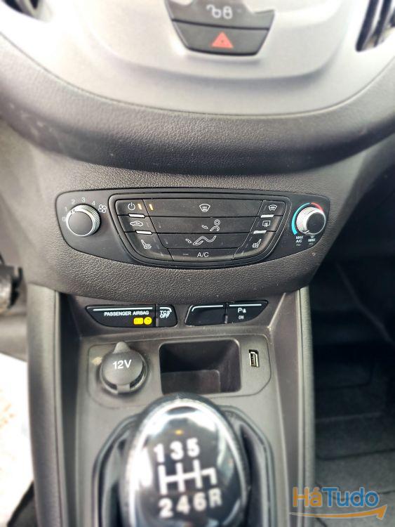 Ford Transit Courier Base
