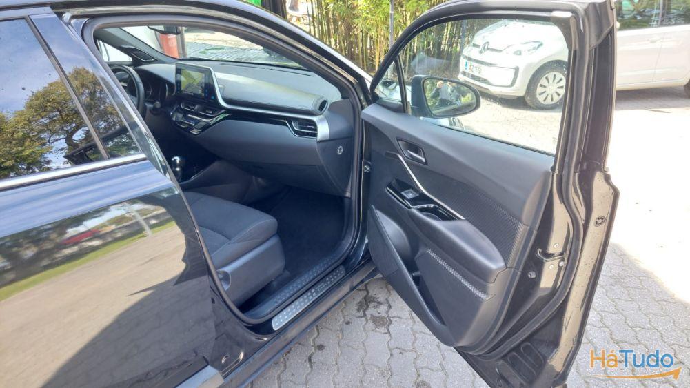 Toyota C-HR 1.8 Hybrid Exclusive Toyota C-HR 1.8 Hybrid Exclusive