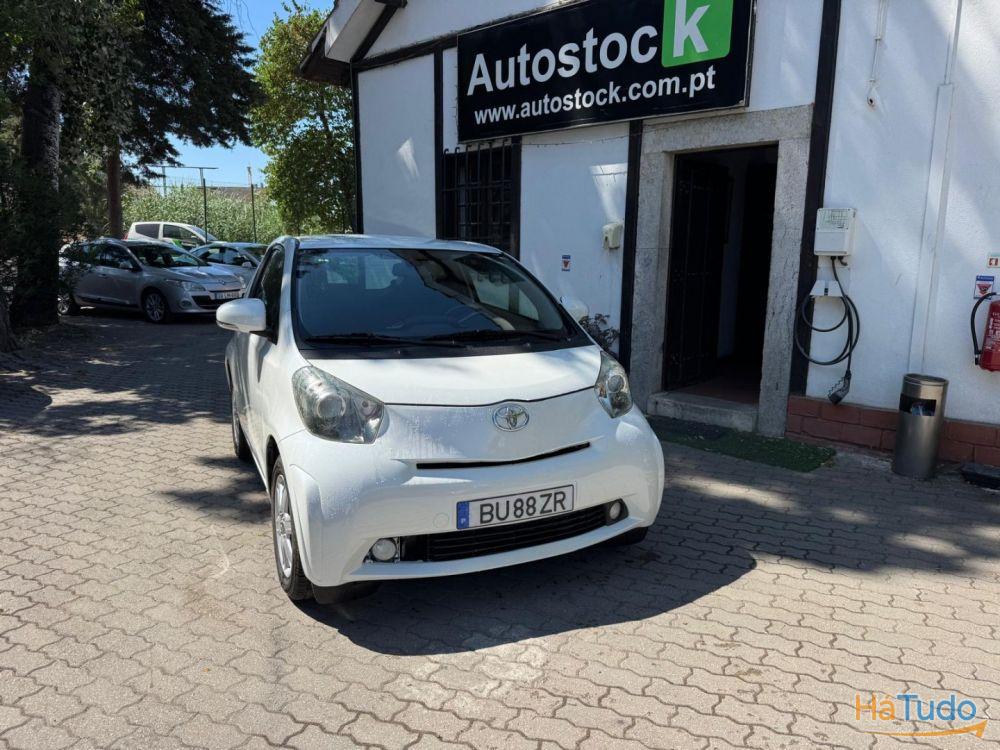 Toyota iQ 1.0 VVT-i Toyota iQ 1.0 VVT-i