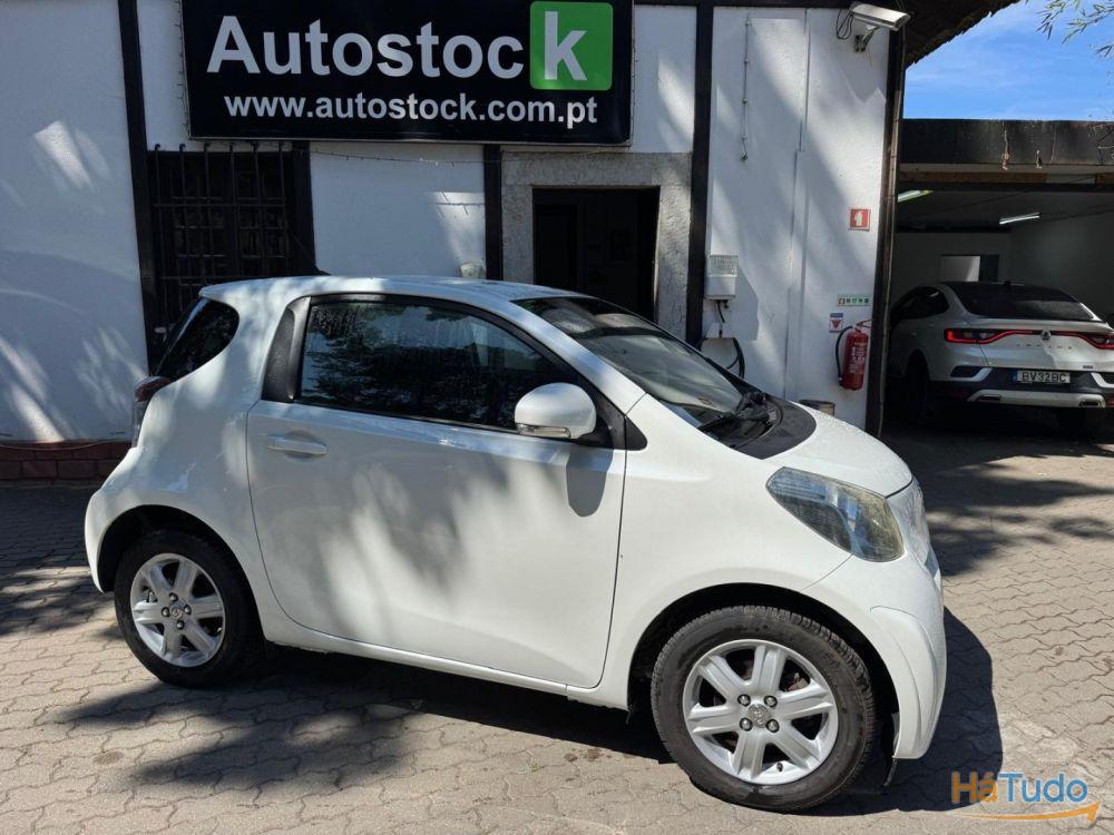 Toyota iQ 1.0 VVT-i Toyota iQ 1.0 VVT-i