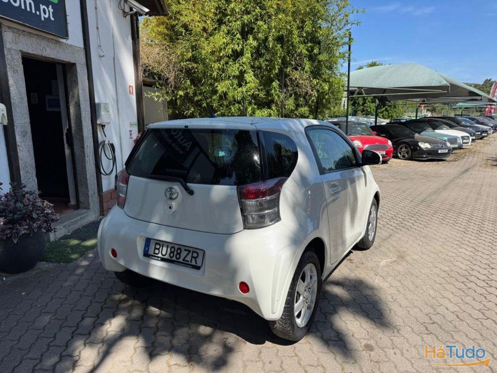 Toyota iQ 1.0 VVT-i Toyota iQ 1.0 VVT-i