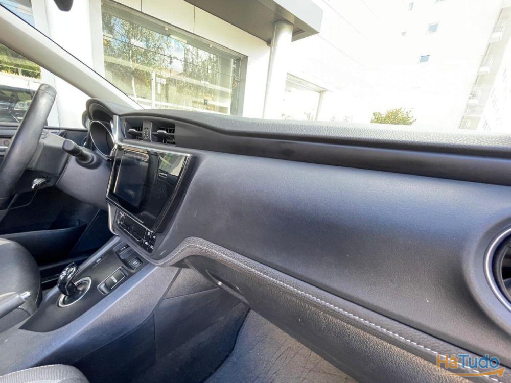 Toyota Auris 1.8 HSD Comfort +P.Techno+P.Sport Toyota Auris 1.8 HSD Comfort +P.Techno+P.Sport