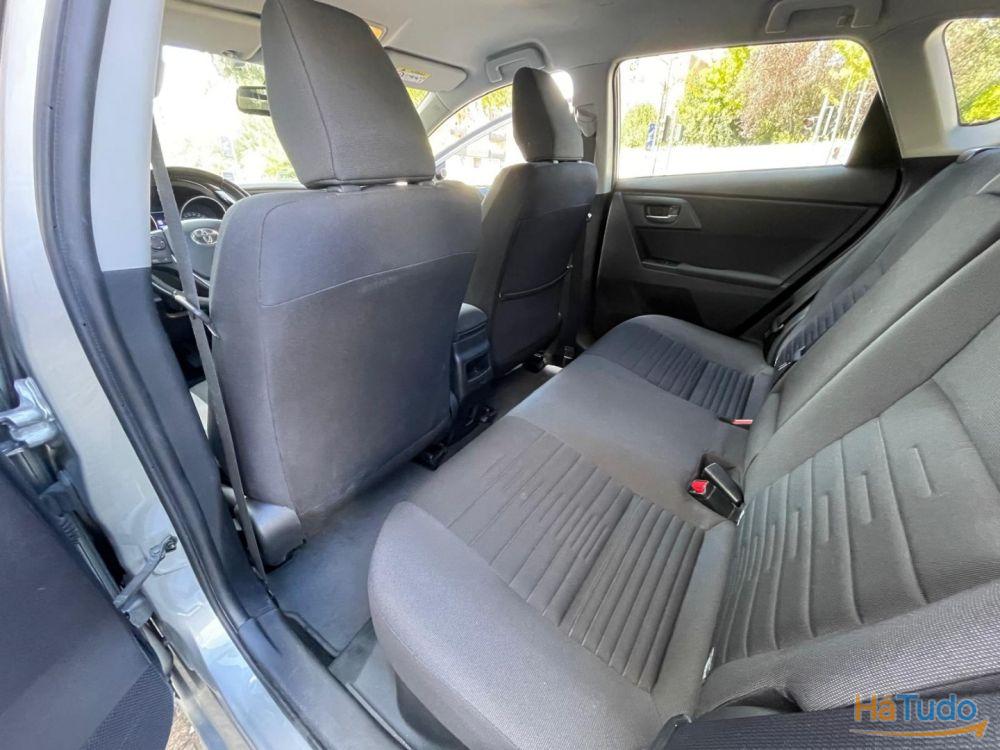 Toyota Auris 1.8 HSD Comfort +P.Techno+P.Sport Toyota Auris 1.8 HSD Comfort +P.Techno+P.Sport