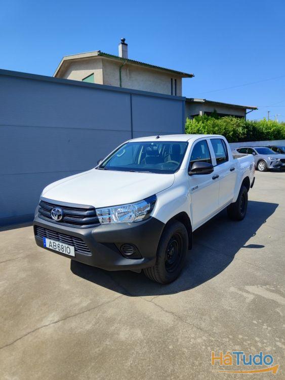 Toyota Hilux 2.4 D-4D 4WD CD CM Toyota Hilux 2.4 D-4D 4WD CD CM