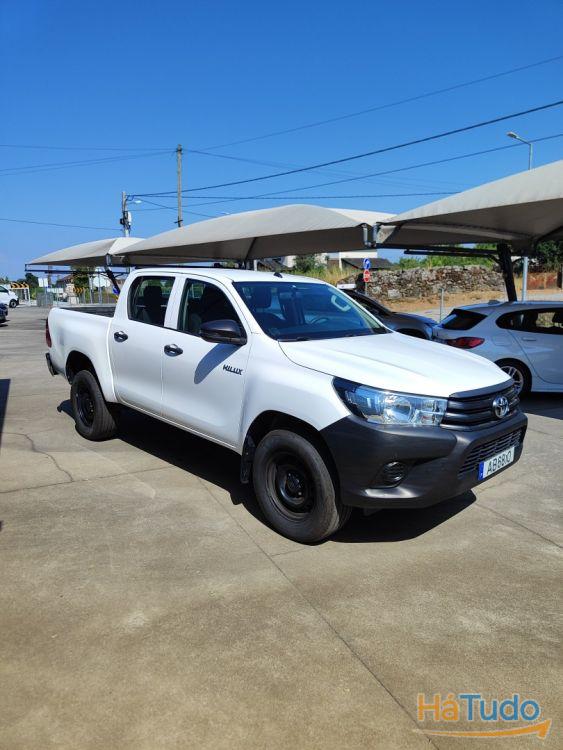 Toyota Hilux 2.4 D-4D 4WD CD CM Toyota Hilux 2.4 D-4D 4WD CD CM