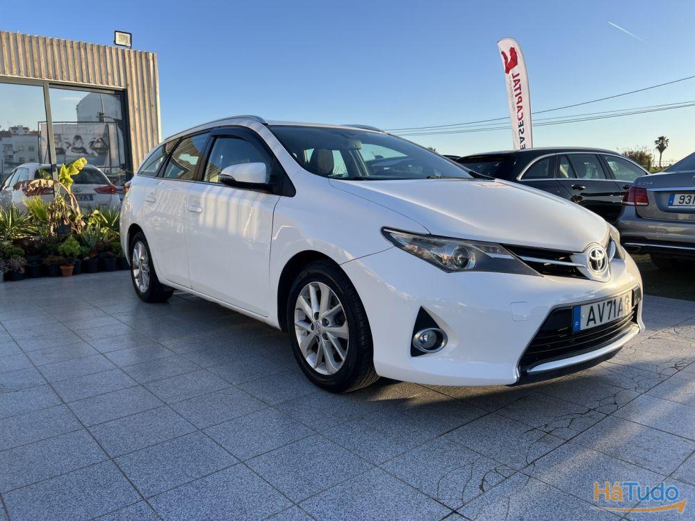 Toyota Auris 2.0 D-4D Comfort Toyota Auris 2.0 D-4D Comfort