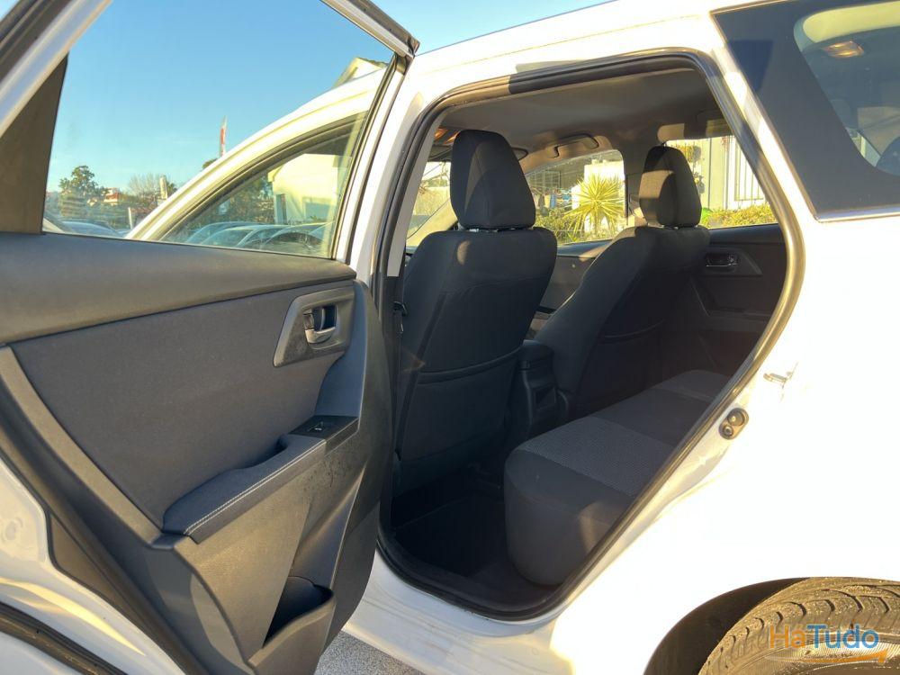 Toyota Auris 2.0 D-4D Comfort Toyota Auris 2.0 D-4D Comfort