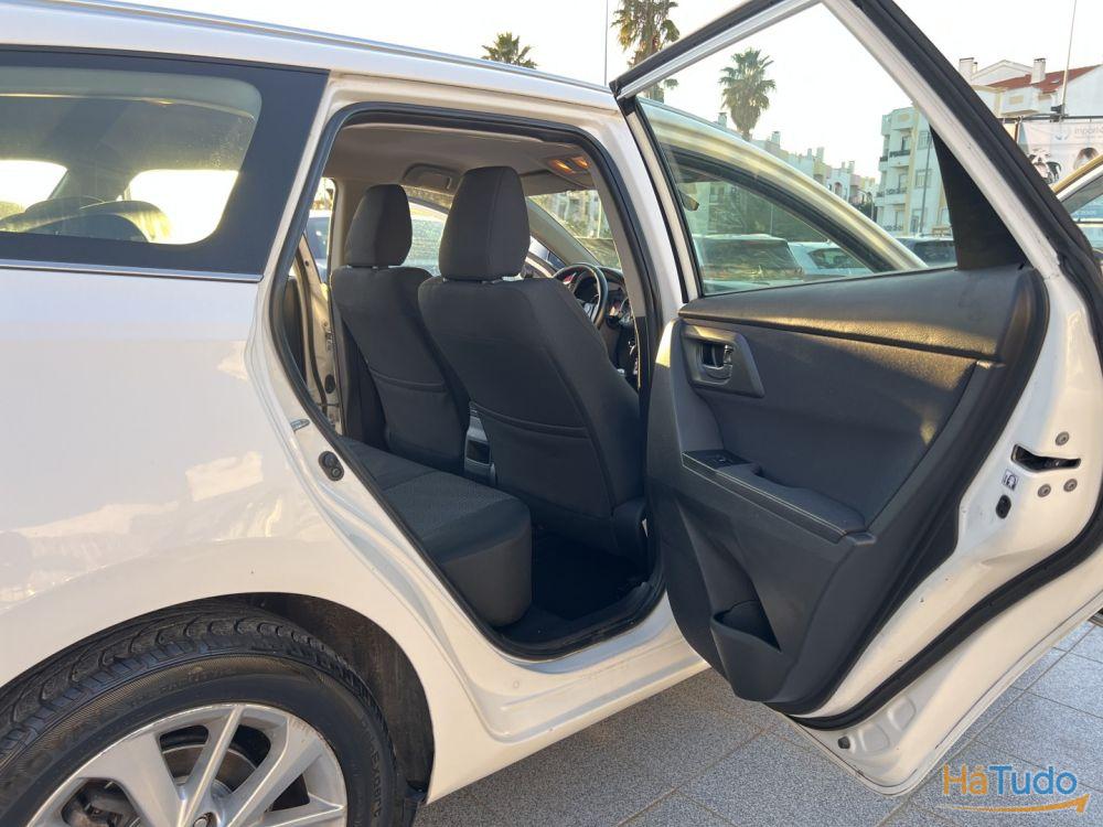 Toyota Auris 2.0 D-4D Comfort Toyota Auris 2.0 D-4D Comfort