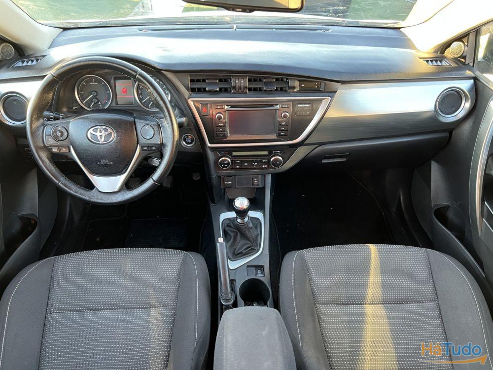 Toyota Auris 2.0 D-4D Comfort Toyota Auris 2.0 D-4D Comfort