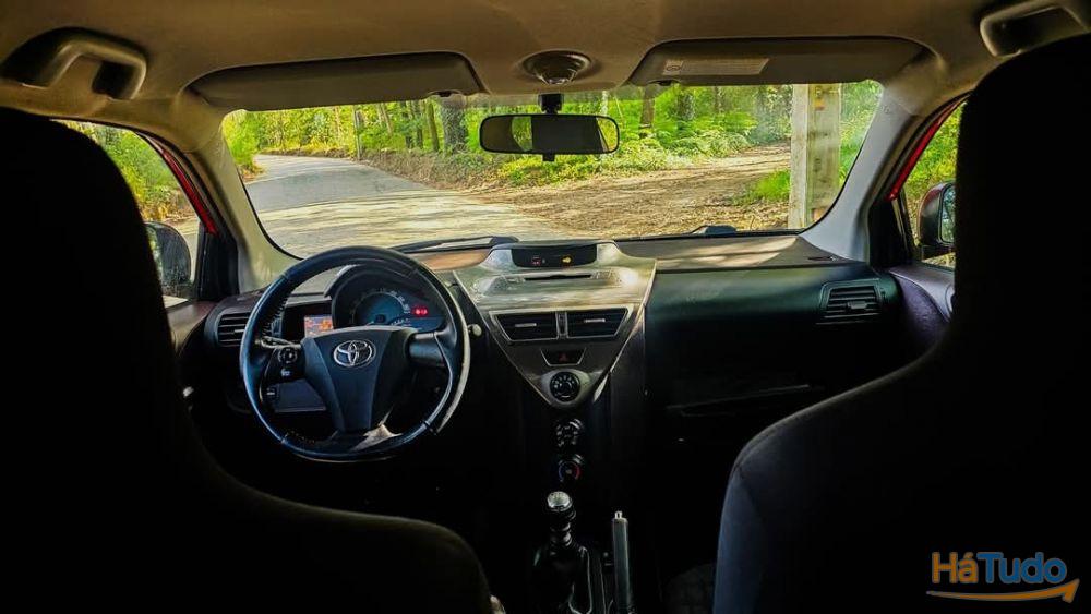 Toyota iQ 1.0 + Toyota iQ 1.0 +