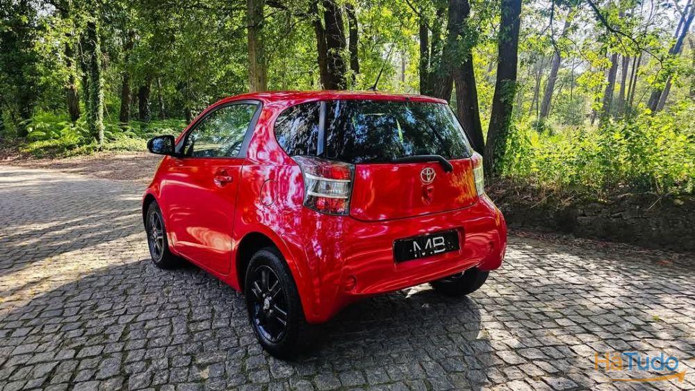 Toyota iQ 1.0 + Toyota iQ 1.0 +