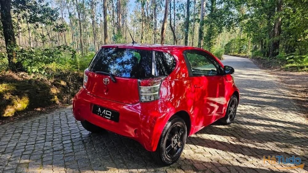 Toyota iQ 1.0 + Toyota iQ 1.0 +