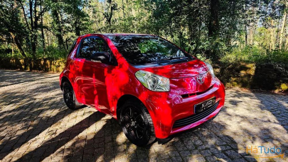 Toyota iQ 1.0 + Toyota iQ 1.0 +