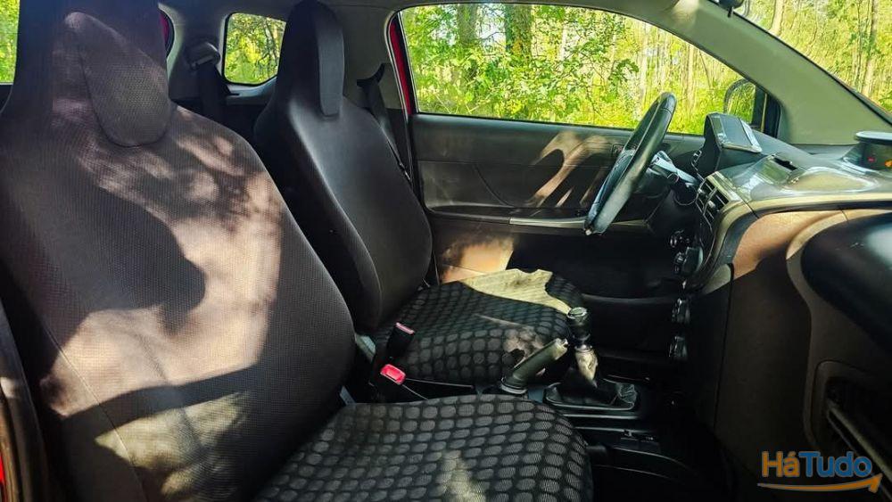 Toyota iQ 1.0 + Toyota iQ 1.0 +