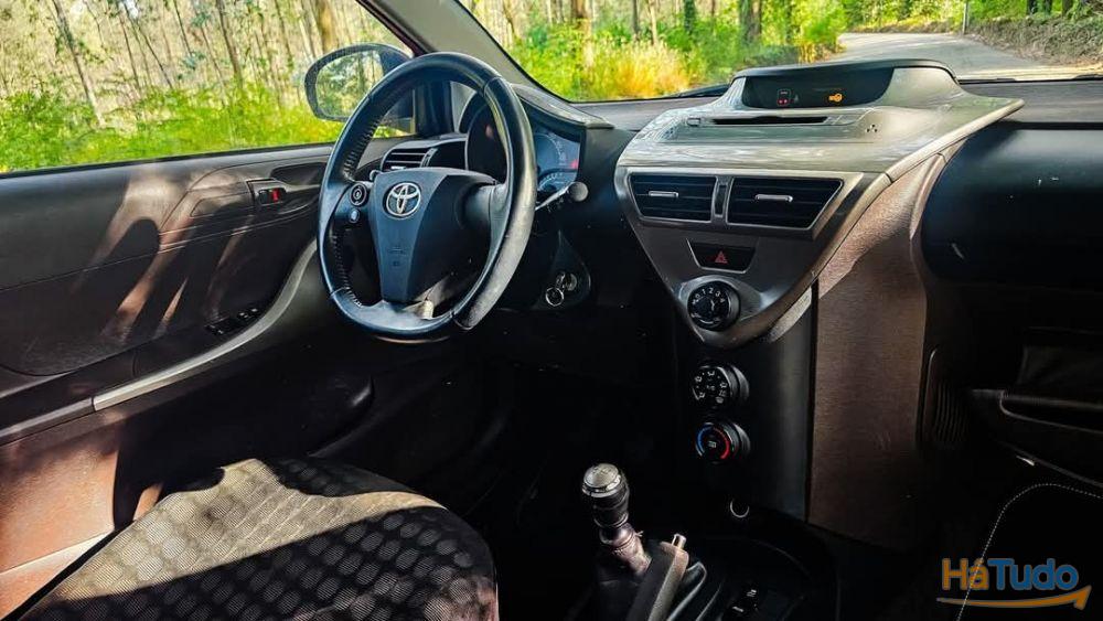Toyota iQ 1.0 + Toyota iQ 1.0 +