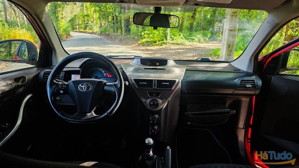 Toyota iQ 1.0 + Toyota iQ 1.0 +