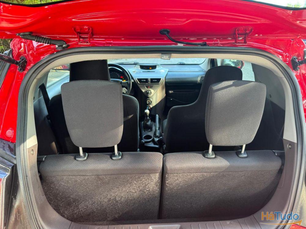 Toyota iQ 1.0 Toyota iQ 1.0