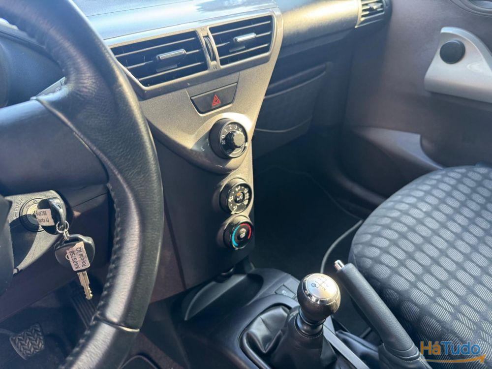 Toyota iQ 1.0 Toyota iQ 1.0