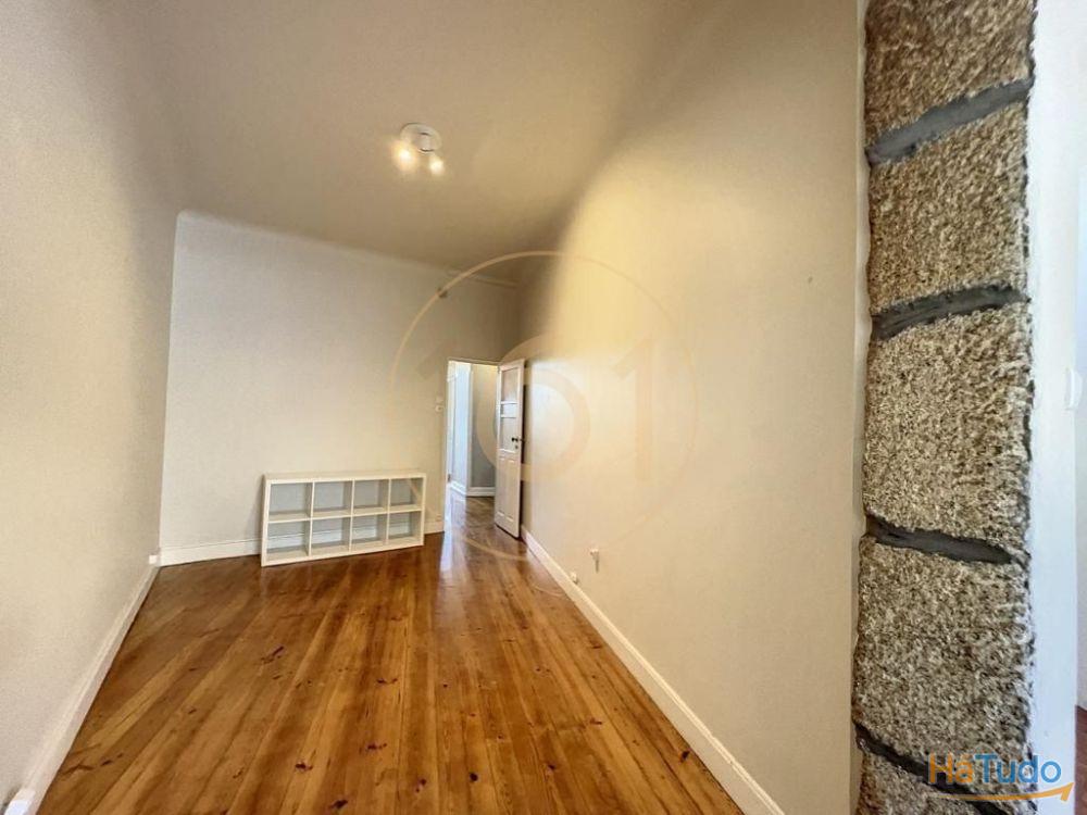 Moradia T3 geminada em Cedofeita Moradia T3 geminada em Cedofeita