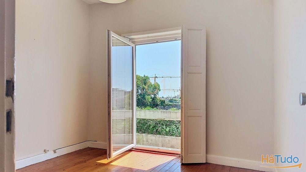 Moradia T3 geminada em Cedofeita Moradia T3 geminada em Cedofeita