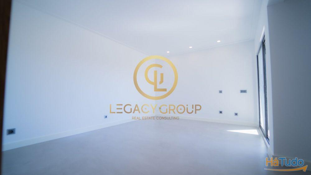 Luxuosa Moradia t4 com piscina e jardim Quarteira Luxuosa Moradia t4 com piscina e jardim Quarteira