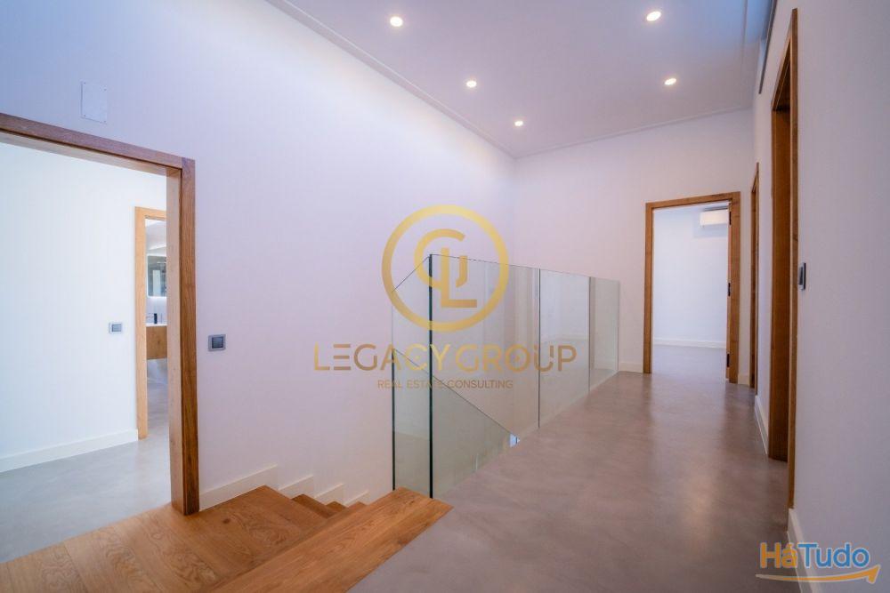 Luxuosa Moradia t4 com piscina e jardim Quarteira Luxuosa Moradia t4 com piscina e jardim Quarteira