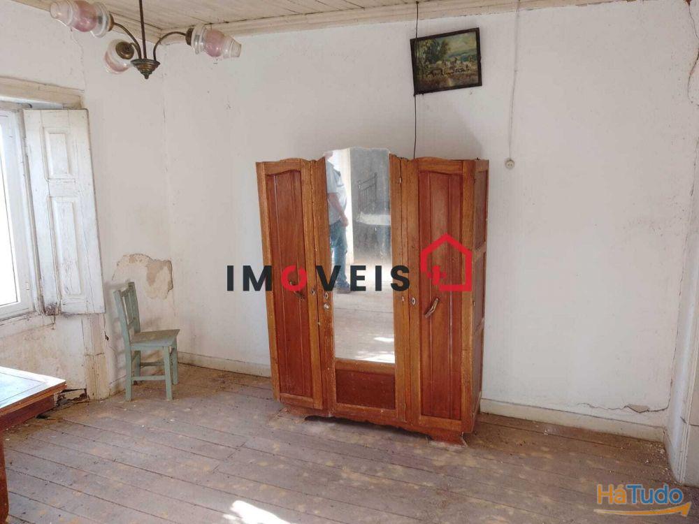 Moradia em Quintinha - Santarém (São Vicente do Paul e Vale de Figueira) Moradia em Quintinha - Santarém (São Vicente do Paul e Vale de Figueira)