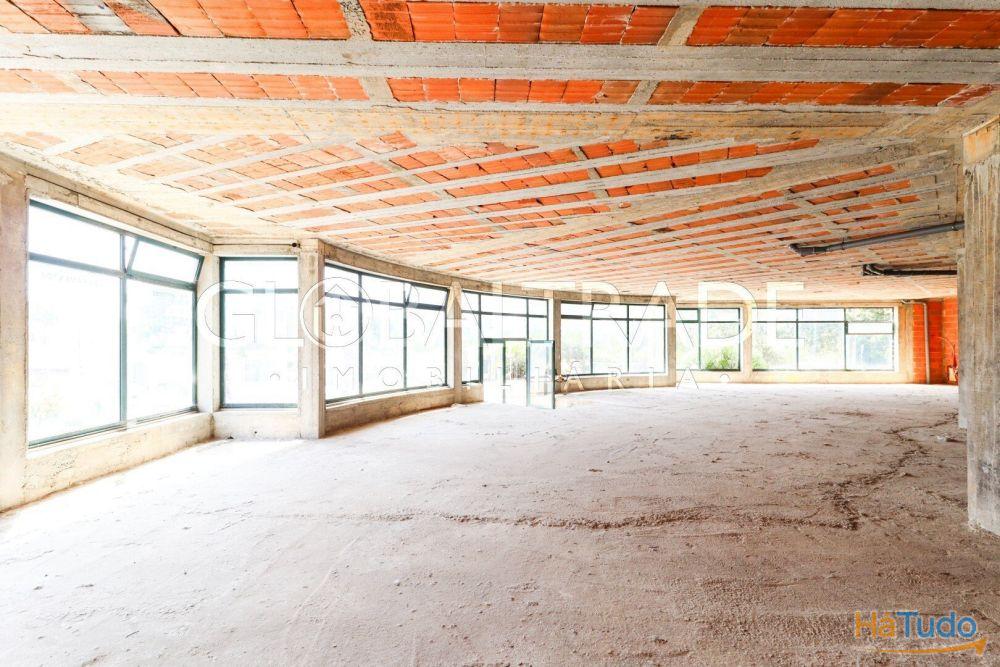 Loja com 331m� ampla e vers�til em Vila Nova de Gaia