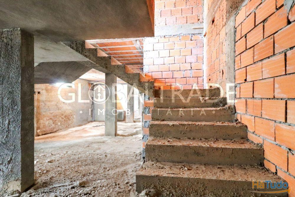 Loja com 331m� ampla e vers�til em Vila Nova de Gaia