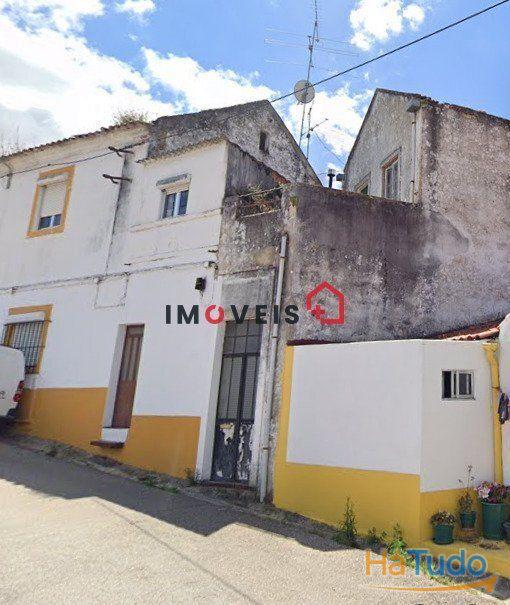 Casa T3 2 pisos para Recuperar Casa T3 2 pisos para Recuperar