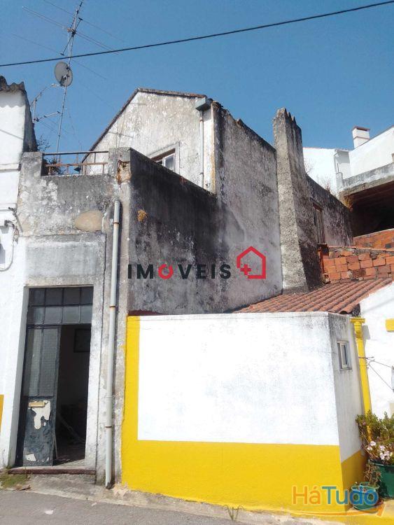 Casa T3 2 pisos para Recuperar Casa T3 2 pisos para Recuperar