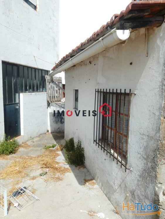 Casa T3 2 pisos para Recuperar Casa T3 2 pisos para Recuperar