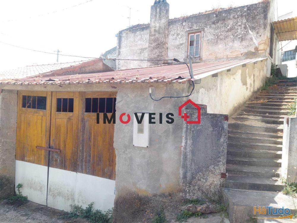 Casa T3 2 pisos para Recuperar Casa T3 2 pisos para Recuperar