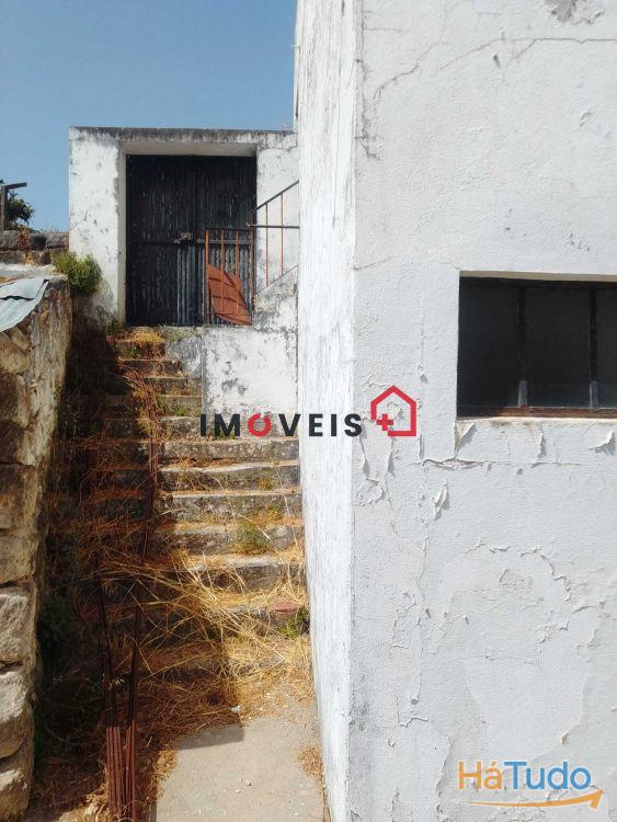 Casa T3 2 pisos para Recuperar Casa T3 2 pisos para Recuperar