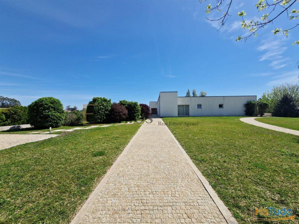 Moradia isolada V5, com piscina aquecida, na Póvoa de Varzim Moradia isolada V5, com piscina aquecida, na Póvoa de Varzim