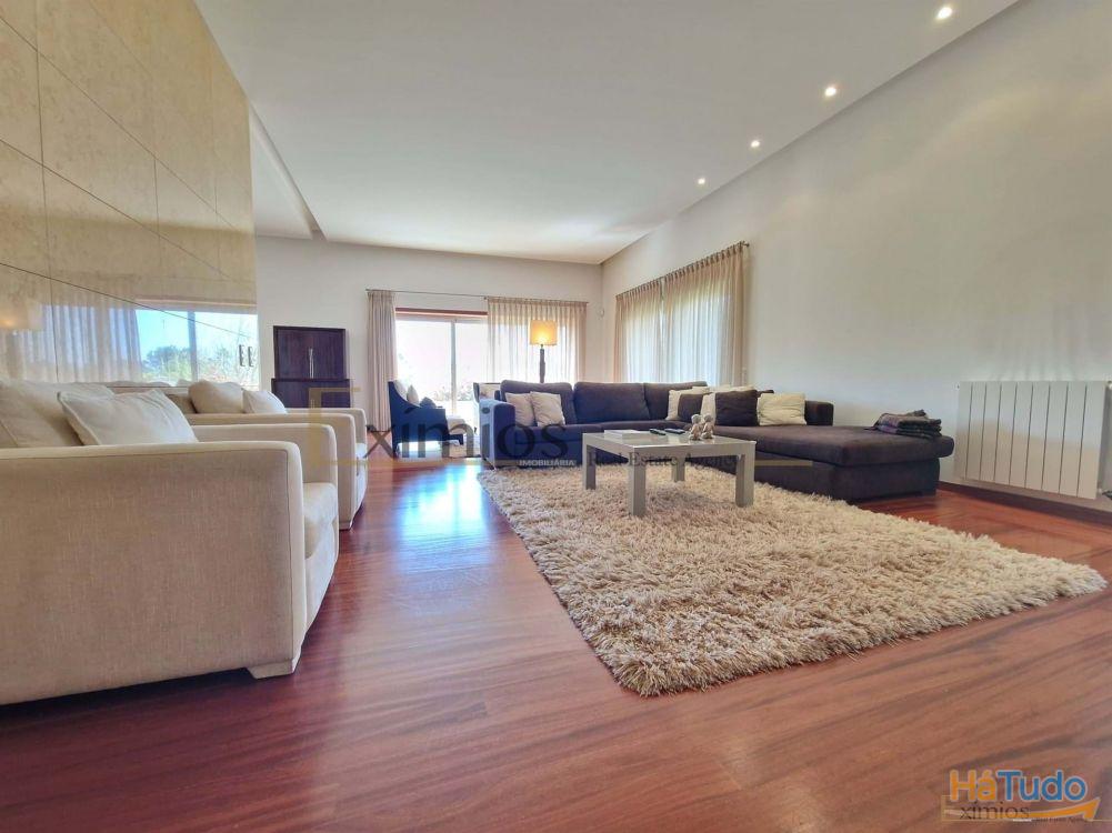 Moradia isolada V5, com piscina aquecida, na Póvoa de Varzim Moradia isolada V5, com piscina aquecida, na Póvoa de Varzim