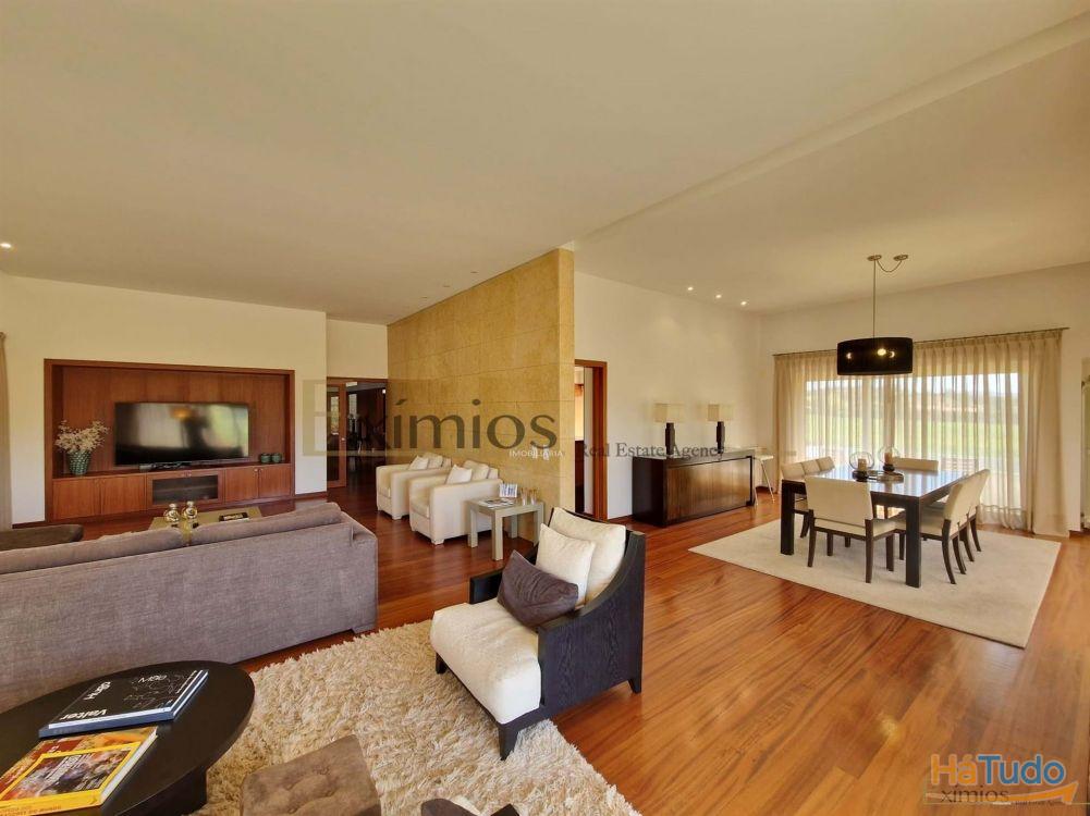 Moradia isolada V5, com piscina aquecida, na Póvoa de Varzim Moradia isolada V5, com piscina aquecida, na Póvoa de Varzim