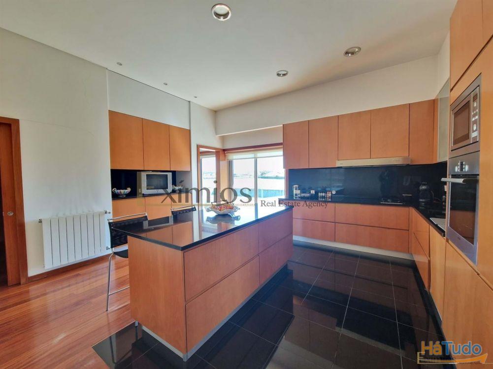 Moradia isolada V5, com piscina aquecida, na Póvoa de Varzim Moradia isolada V5, com piscina aquecida, na Póvoa de Varzim