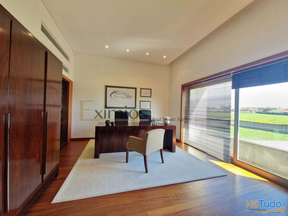 Moradia isolada V5, com piscina aquecida, na Póvoa de Varzim Moradia isolada V5, com piscina aquecida, na Póvoa de Varzim