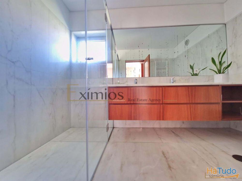 Moradia isolada V5, com piscina aquecida, na Póvoa de Varzim Moradia isolada V5, com piscina aquecida, na Póvoa de Varzim